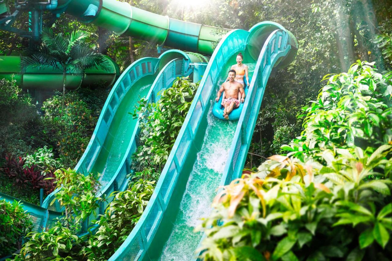 Resorts World Sentosa - Hotel Szingapúr Kültér fotó The Jungle Falls