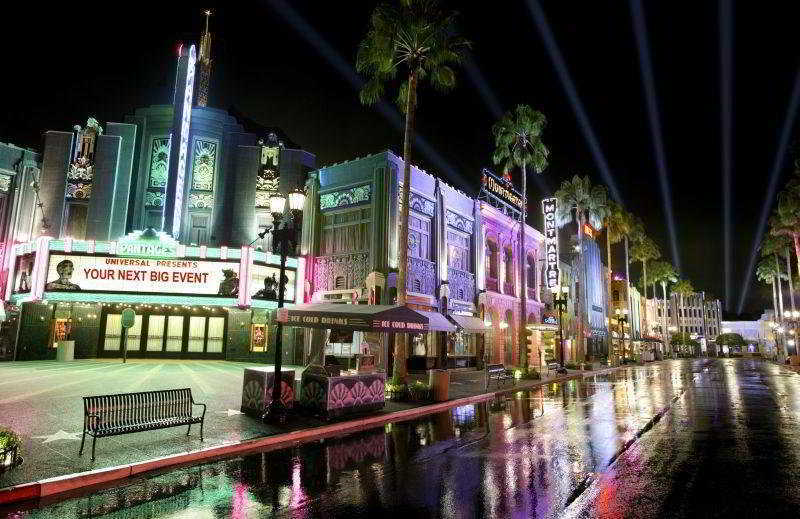 Resorts World Sentosa - Hotel Szingapúr Kültér fotó Hollywood Boulevard at night