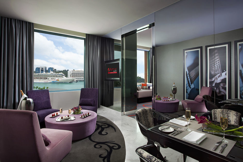 Resorts World Sentosa - Hotel Szingapúr Kültér fotó A suite at the W Hotel, Hong Kong