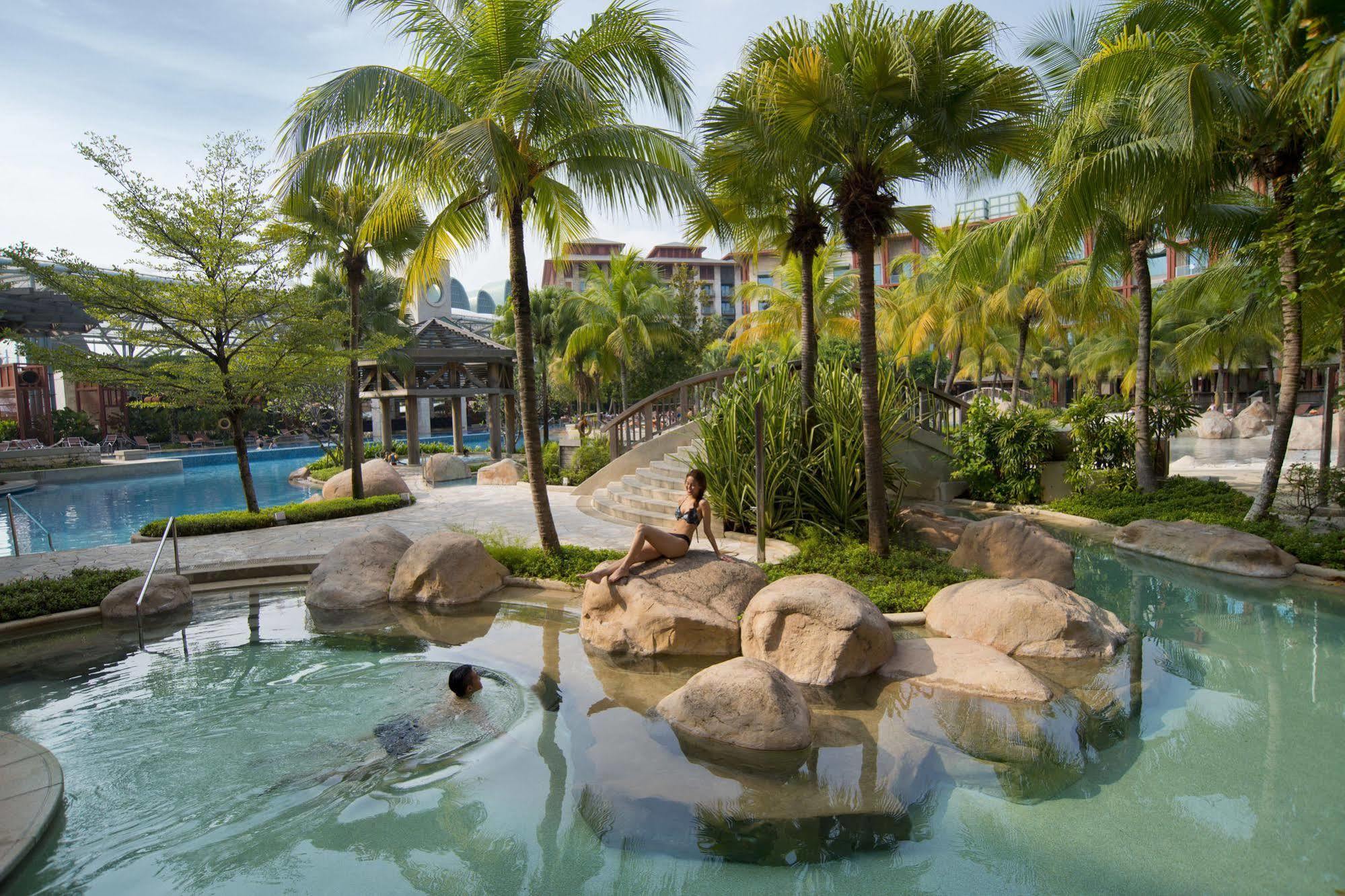 Resorts World Sentosa - Hotel Szingapúr Kültér fotó The Rock Pool